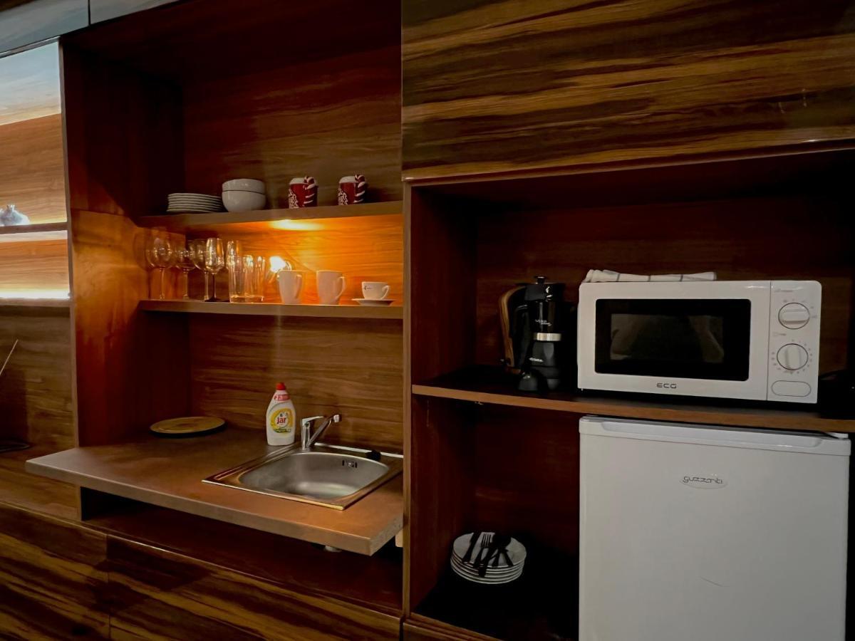Business Box Apartment Bratislava Exterior photo